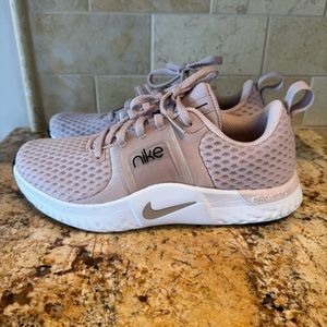 Nike womens gym shoes